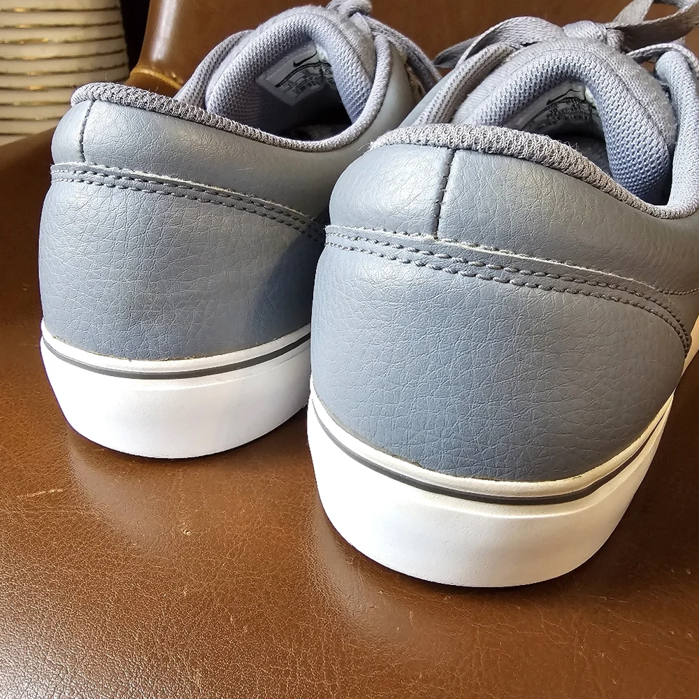 Nike SB Satire Men’s Size 11 Gray Leather Sneakers